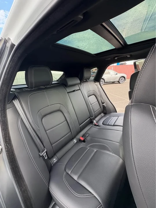 2025 Jaguar F-Pace - Image 17 of 20