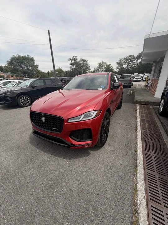 2025 Jaguar F-Pace - Image 2 of 7