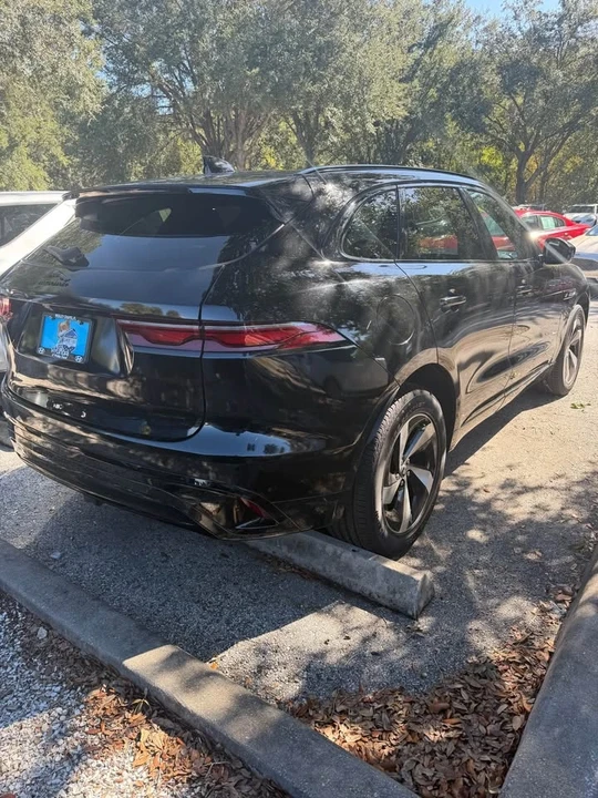 2025 Jaguar F-Pace - Image 9 of 11