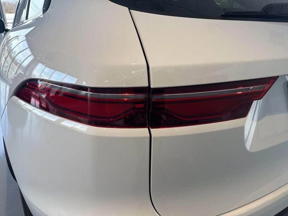 2025 Jaguar F-Pace - Image 8 of 20