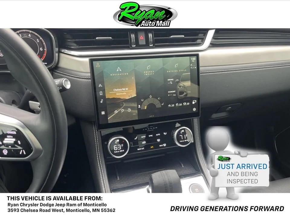 2025 Jaguar F-Pace - Image 15 of 19