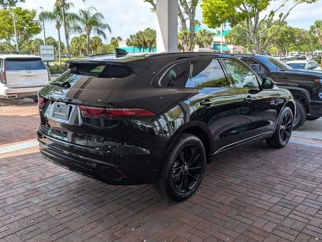 2025 Jaguar F-Pace - Image 7 of 19