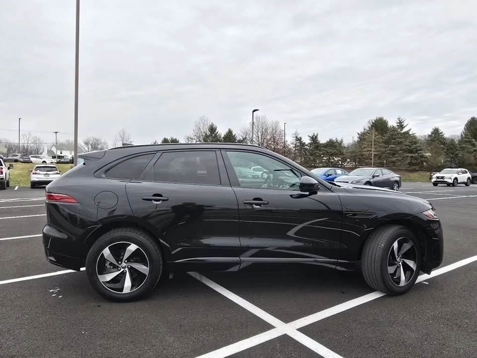 2025 Jaguar F-Pace - Image 7 of 12
