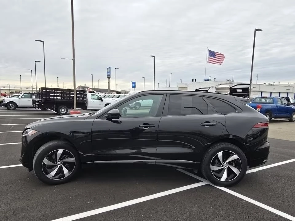 2025 Jaguar F-Pace - Image 3 of 12