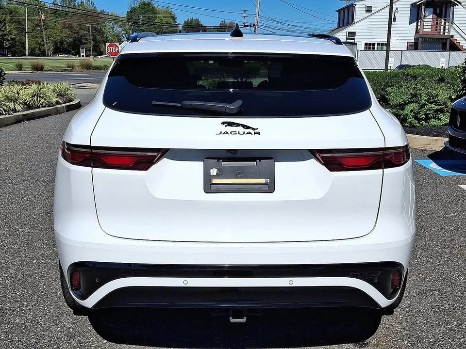 2025 Jaguar F-Pace - Image 5 of 12