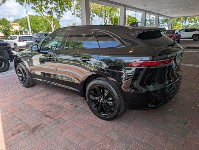 2025 Jaguar F-Pace - Image 5 of 19