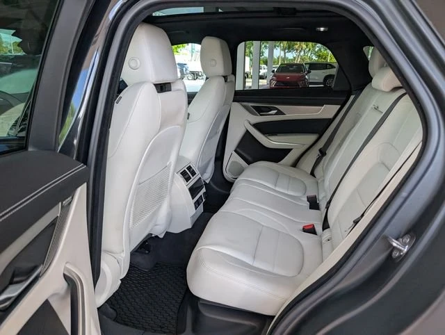 2025 Jaguar F-Pace - Image 12 of 19