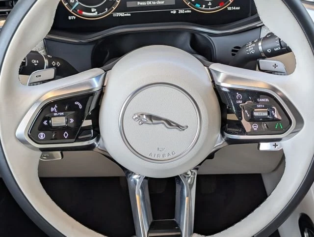 2025 Jaguar F-Pace - Image 13 of 19