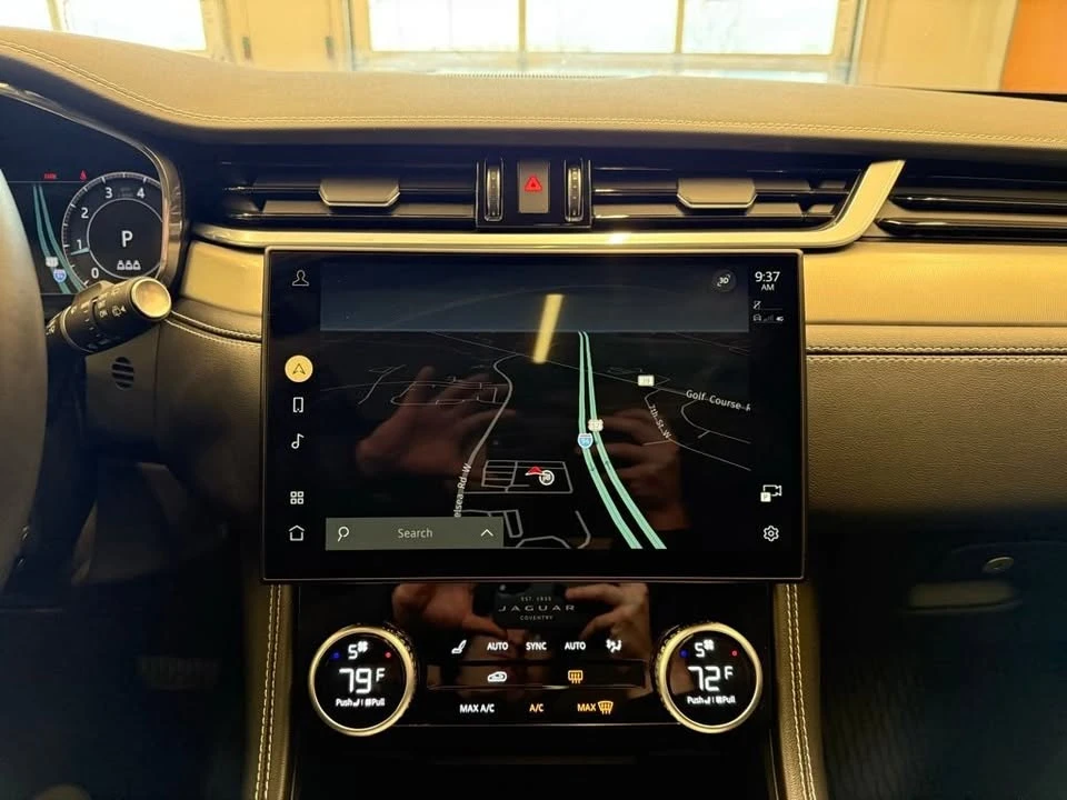 2025 Jaguar F-Pace - Image 11 of 20