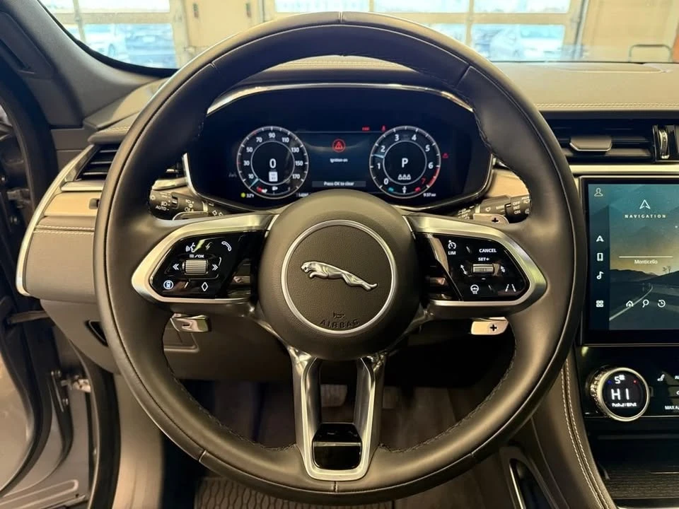 2025 Jaguar F-Pace - Image 14 of 19