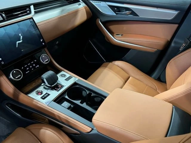 2025 Jaguar F-Pace - Image 11 of 18
