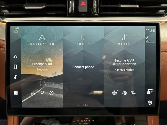 2025 Jaguar F-Pace - Image 16 of 18