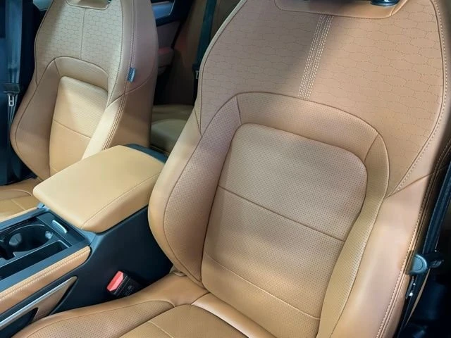 2025 Jaguar F-Pace - Image 18 of 18