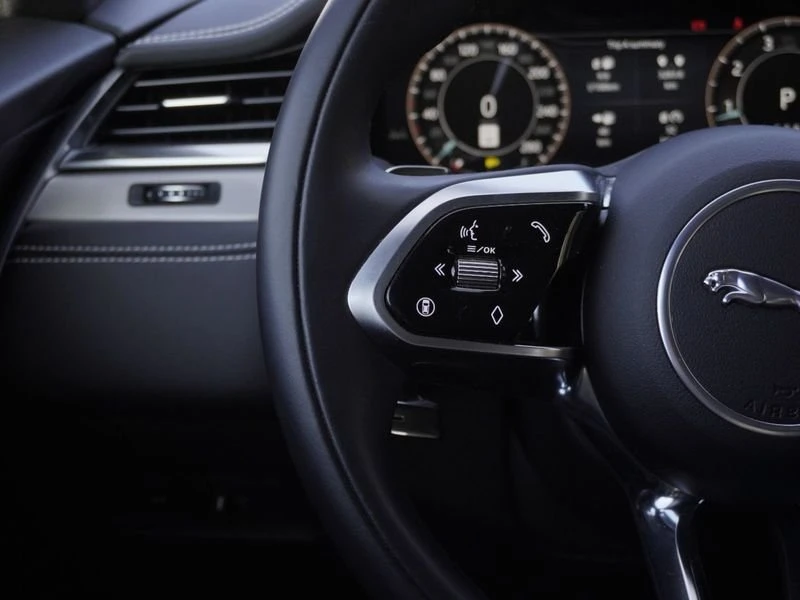 2025 Jaguar F-Pace - Image 12 of 20