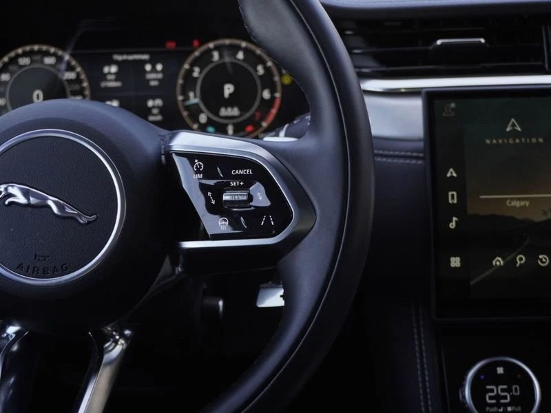 2025 Jaguar F-Pace - Image 13 of 20