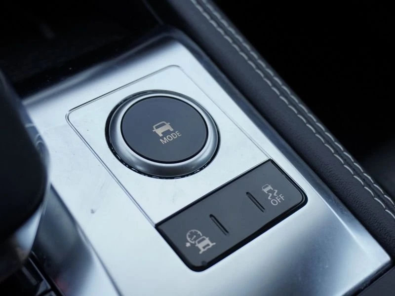 2025 Jaguar F-Pace - Image 18 of 20