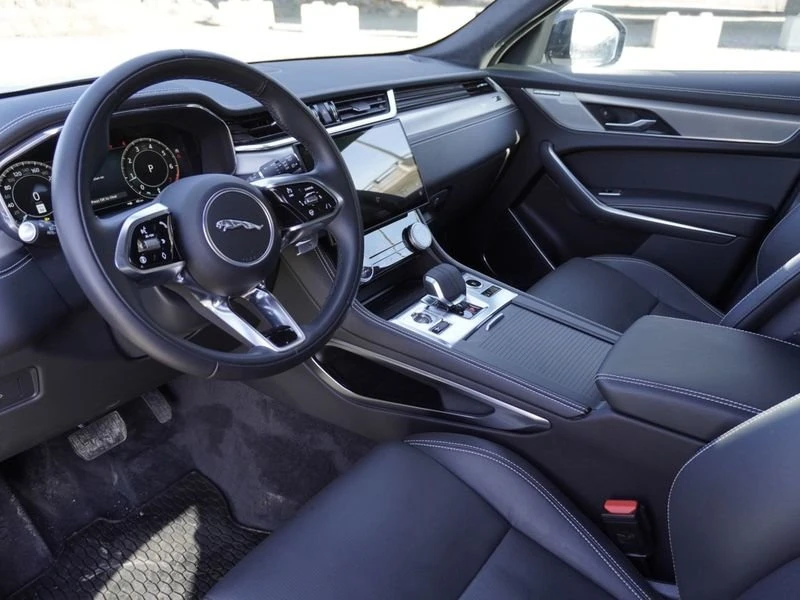 2025 Jaguar F-Pace - Image 10 of 20