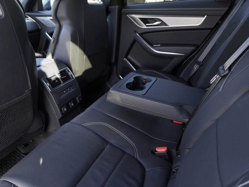 2025 Jaguar F-Pace - Image 20 of 20