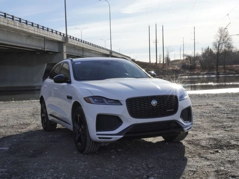 2025 Jaguar F-Pace - Image 3 of 20