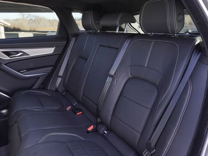 2025 Jaguar F-Pace - Image 19 of 20