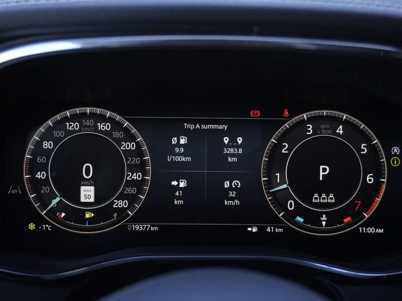 2025 Jaguar F-Pace - Image 16 of 20
