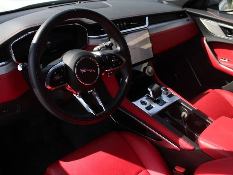 2025 Jaguar F-Pace - Image 4 of 18