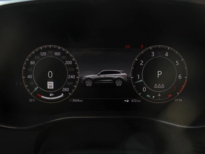 2025 Jaguar F-Pace - Image 11 of 18