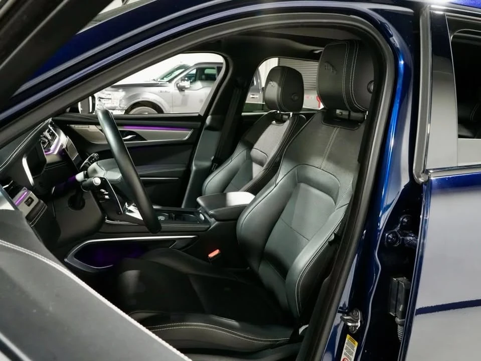 2025 Jaguar F-Pace - Image 3 of 20