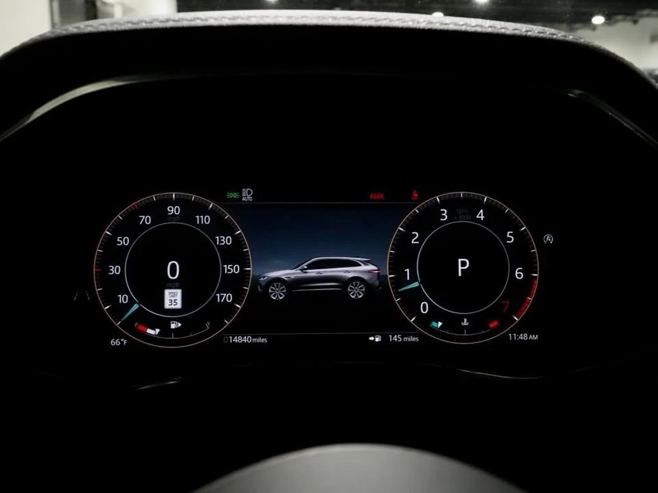 2025 Jaguar F-Pace - Image 16 of 20
