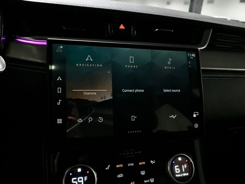 2025 Jaguar F-Pace - Image 18 of 20