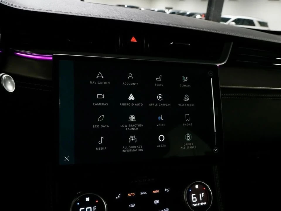 2025 Jaguar F-Pace - Image 19 of 20