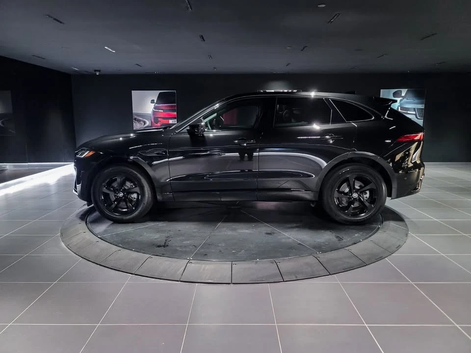 2025 Jaguar F-Pace - Image 4 of 13