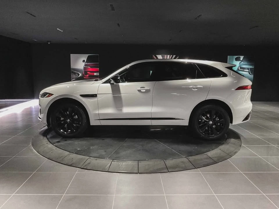 2025 Jaguar F-Pace - Image 3 of 19