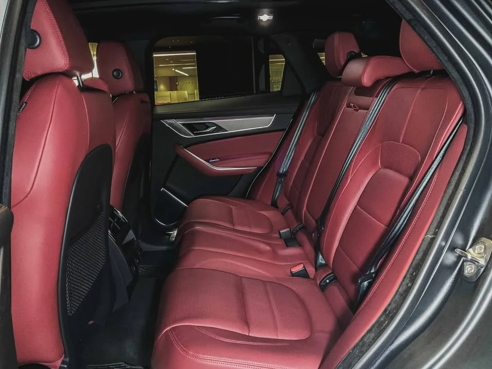2025 Jaguar F-Pace - Image 13 of 19