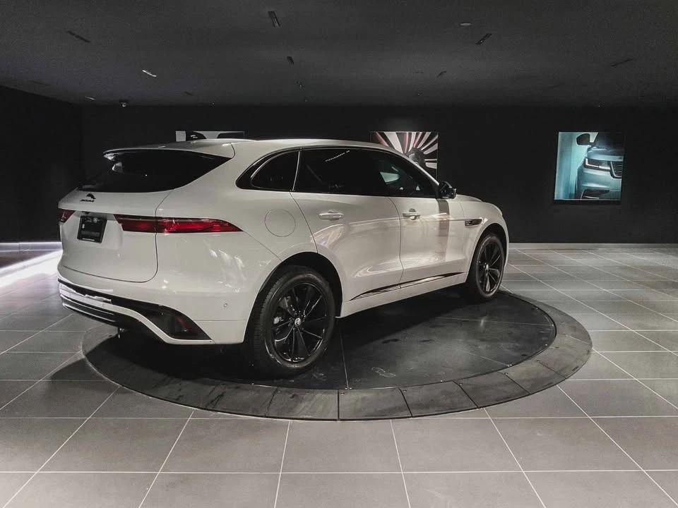 2025 Jaguar F-Pace - Image 5 of 19