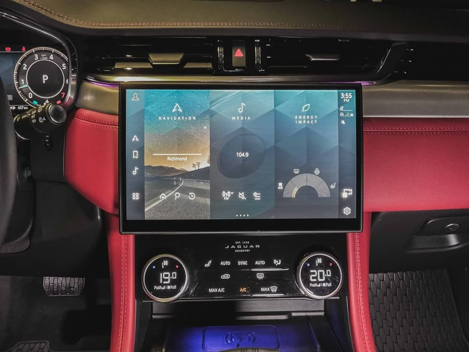 2025 Jaguar F-Pace - Image 12 of 19