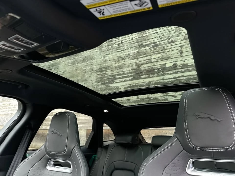 2025 Jaguar F-Pace - Image 17 of 18