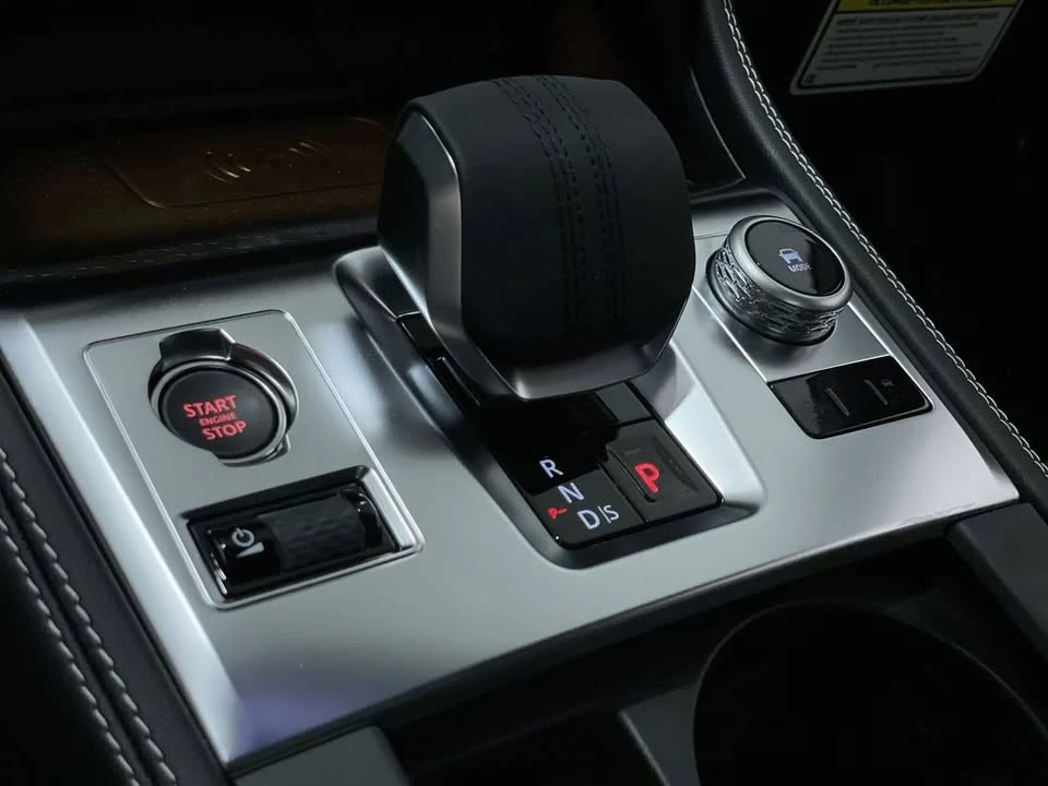 2025 Jaguar F-Pace - Image 19 of 20