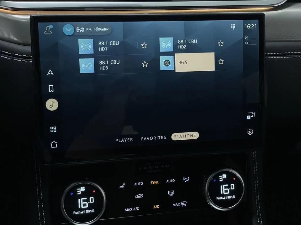 2025 Jaguar F-Pace - Image 15 of 20