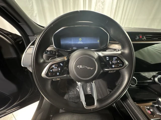 2025 Jaguar F-Pace - Image 10 of 19