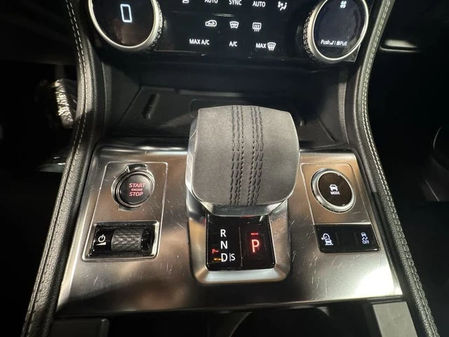 2025 Jaguar F-Pace - Image 14 of 19