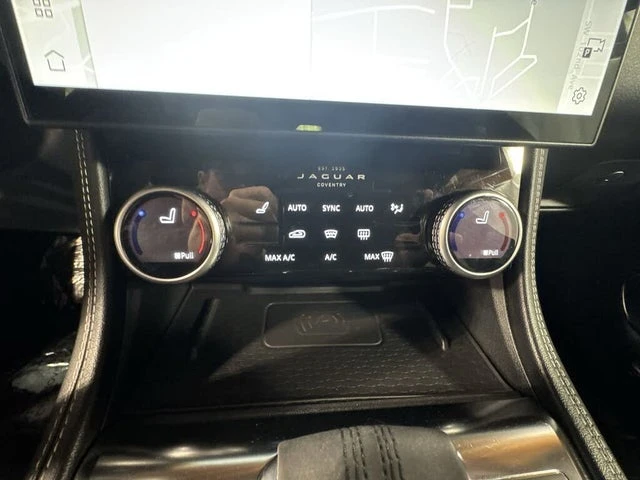 2025 Jaguar F-Pace - Image 13 of 19