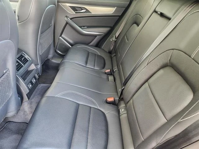 2025 Jaguar F-Pace - Image 13 of 17
