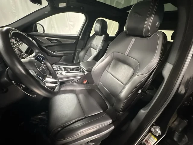 2025 Jaguar F-Pace - Image 3 of 19