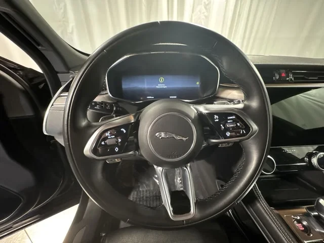 2025 Jaguar F-Pace - Image 10 of 19