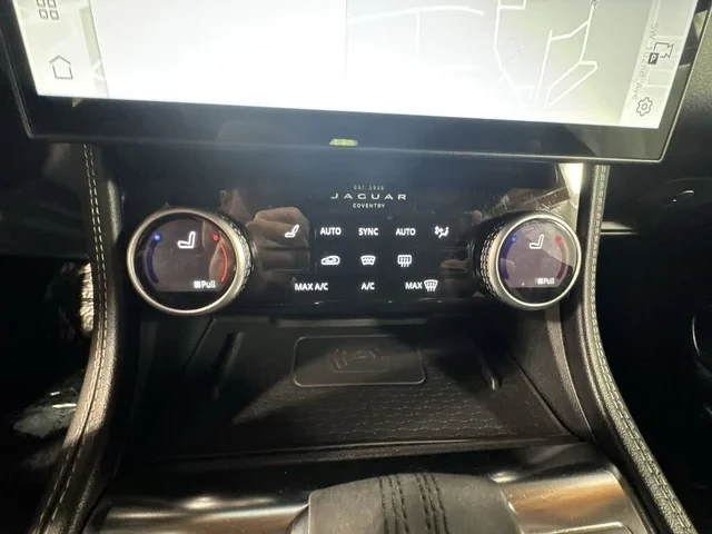 2025 Jaguar F-Pace - Image 13 of 19