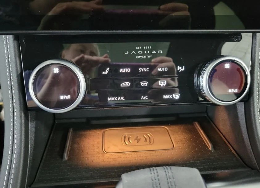 2025 Jaguar F-Pace - Image 11 of 12