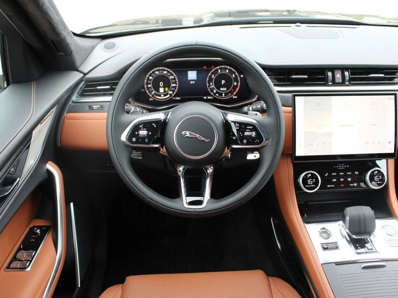 2025 Jaguar F-Pace - Image 6 of 17