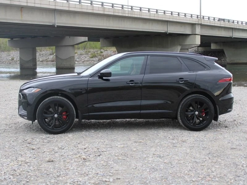 2025 Jaguar F-Pace - Image 2 of 17