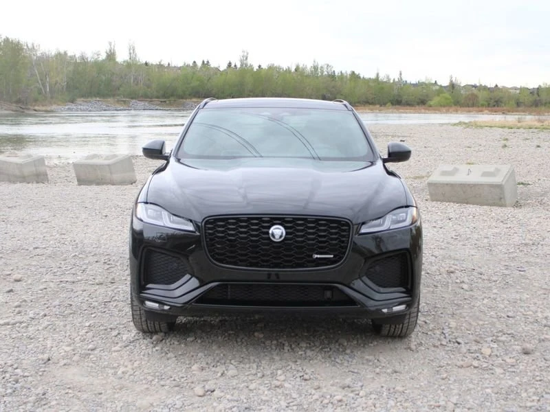 2025 Jaguar F-Pace - Image 4 of 17